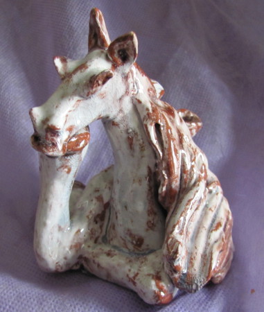 Задумчивая лошадь. Керамика Игоря Князева, слепого художника
