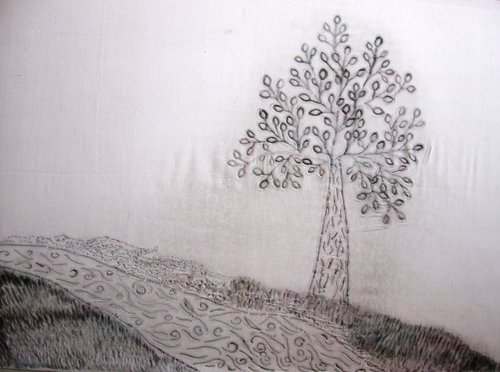 Одинокое дерево. Ткань. Лариса Павлова